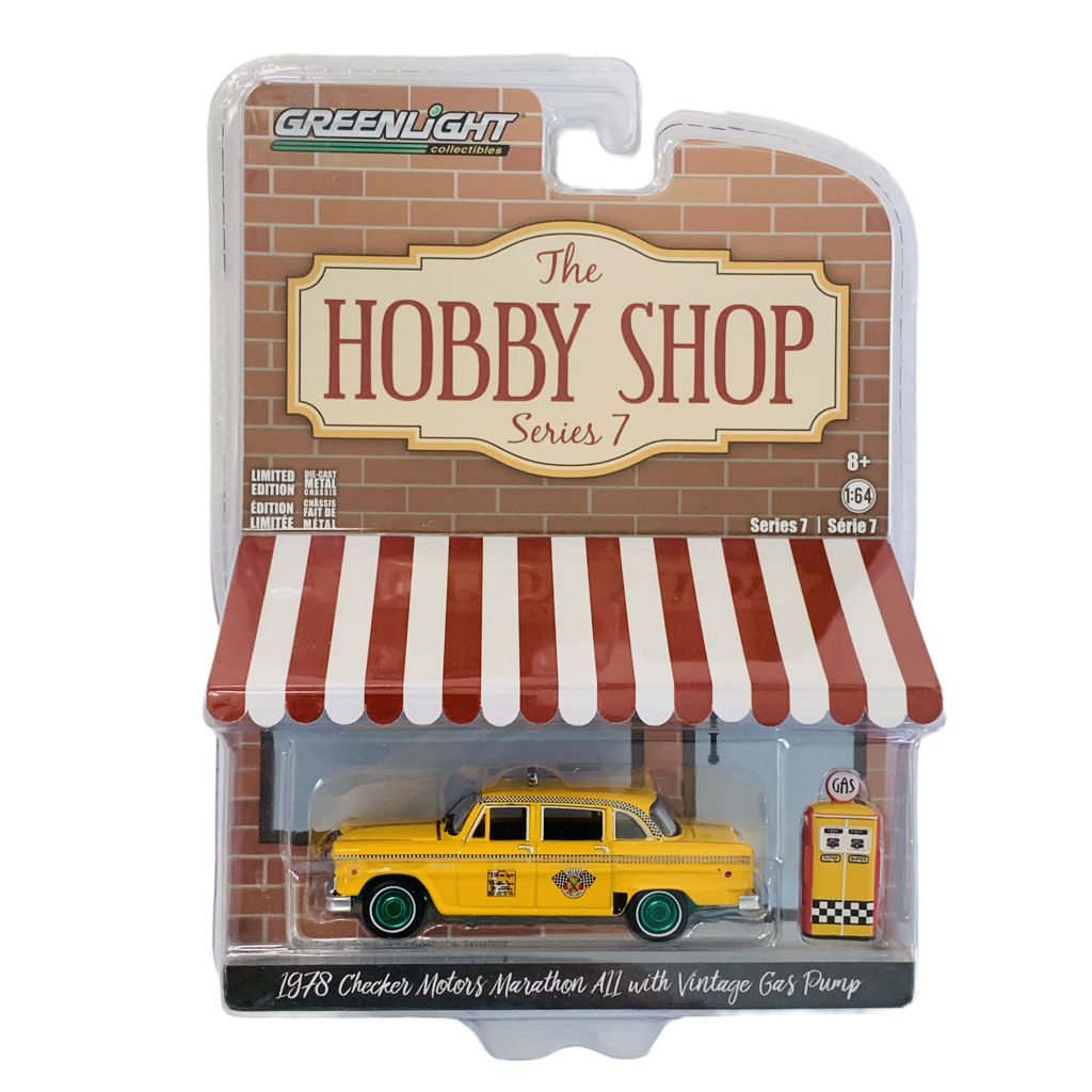 Greenlight Hobby Shop Series 7 1978 Checker Motors Marathon A11 With Vintage Gas Pump - Green Machine