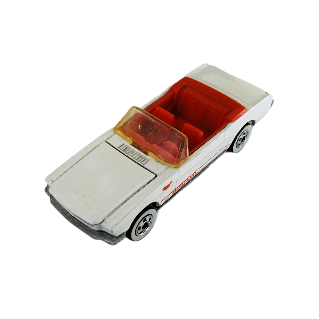 Hot Wheels Park N' Plates '65 Mustang Convertible