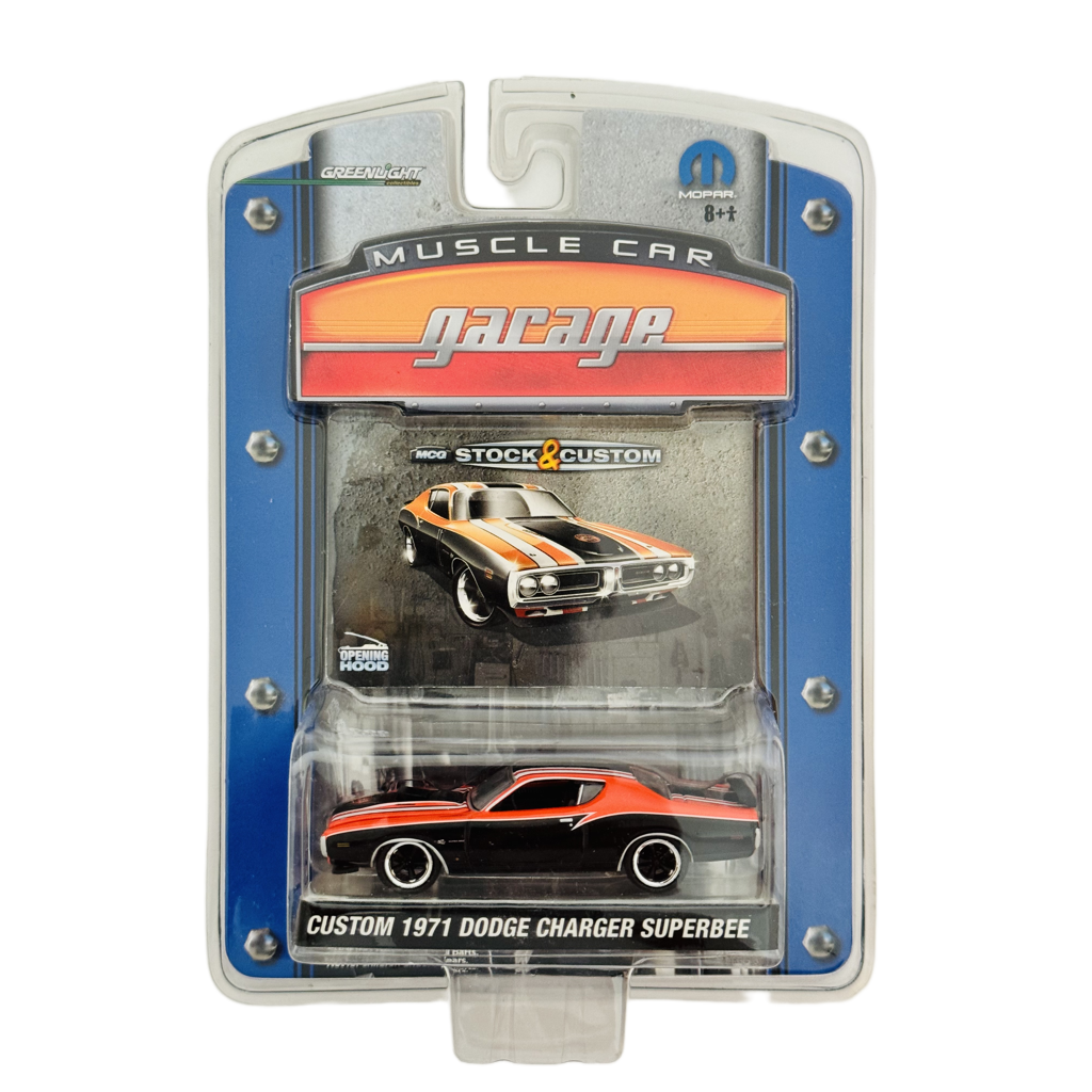 Greenlight Muscle Car Garage 1971 Dodge Charger Super Bee - Orange