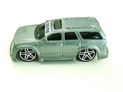 9775-Hot-Wheels-Cadillac-Escalade