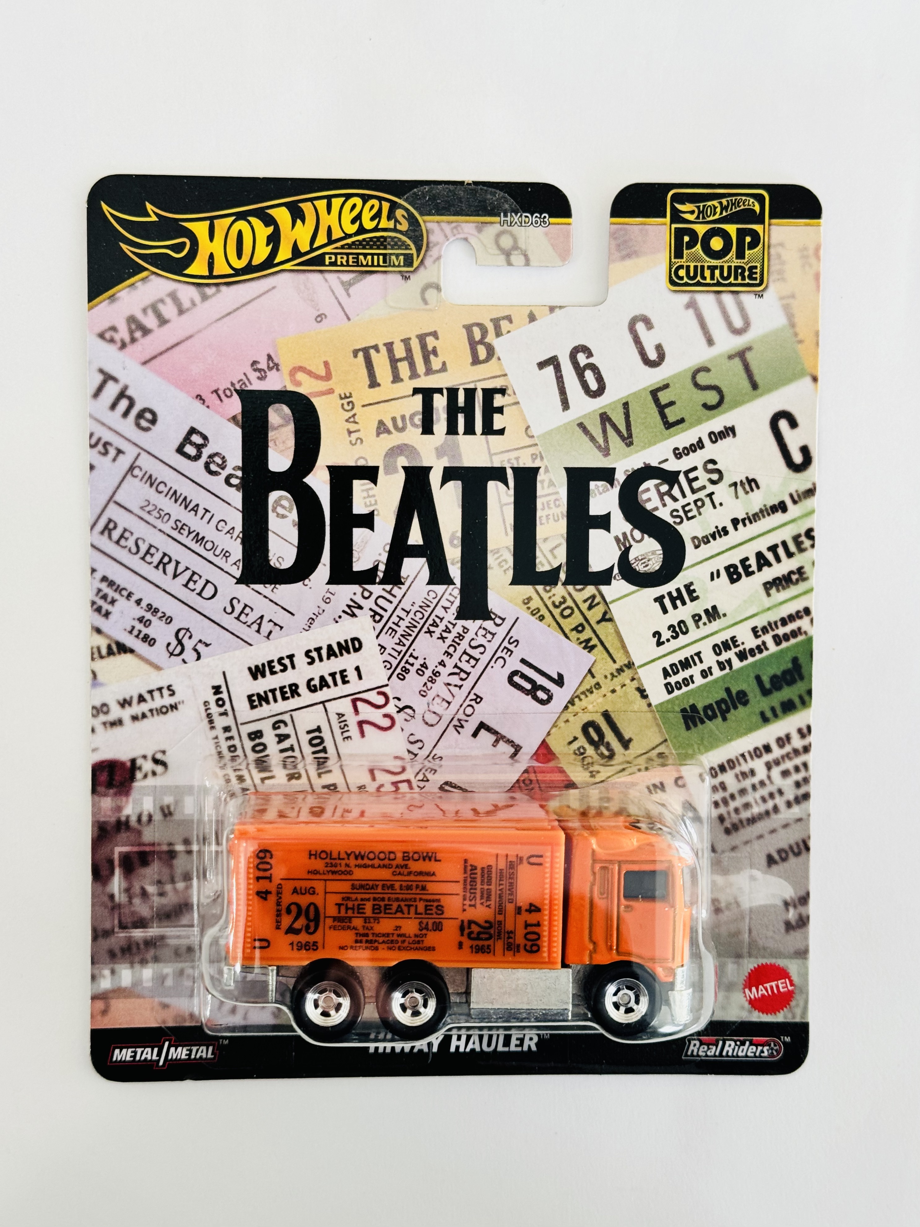 Hot Wheels Premium The Beatles Hollywood Bowl Hiway Hauler