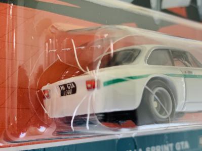 Hot Wheels Premium Spettacolare Alfa Romeo Giulia Sprint GTA - Broken Blister 1