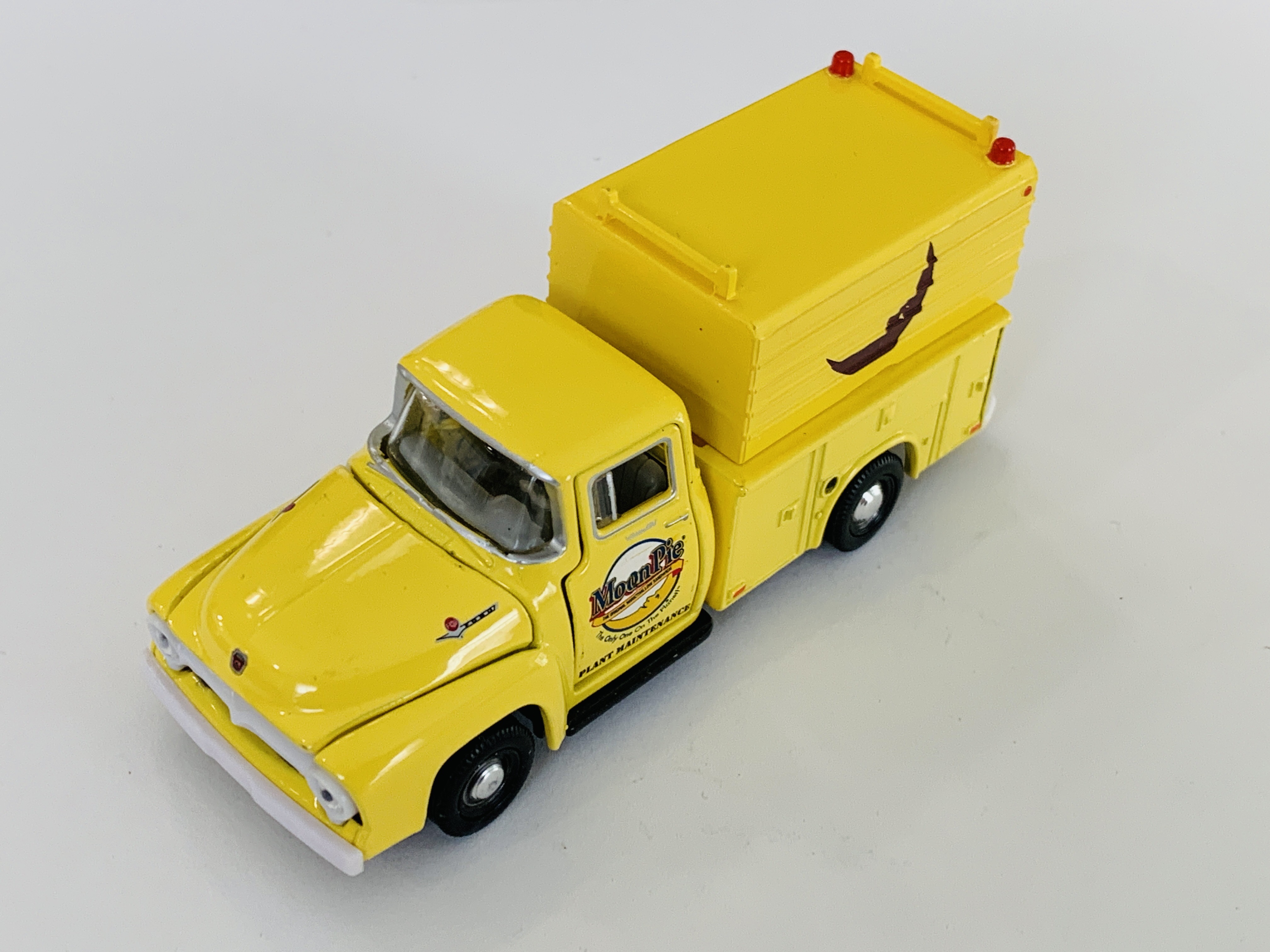 M2 Machines Moon Pie 1956 Ford F-100