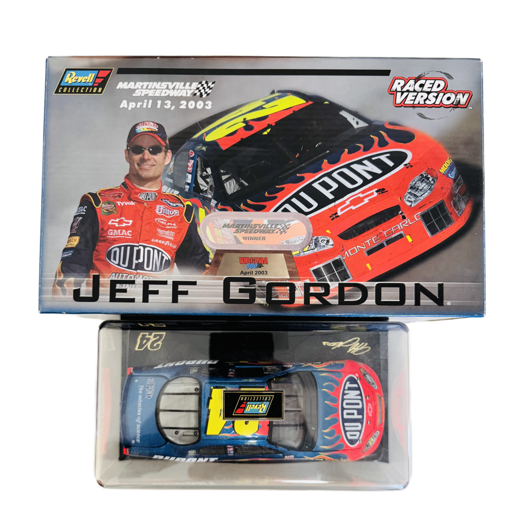 Revell 1:24 Scale Raced Version 2003 Martinsville #24 Jeff Gordon Stock Car